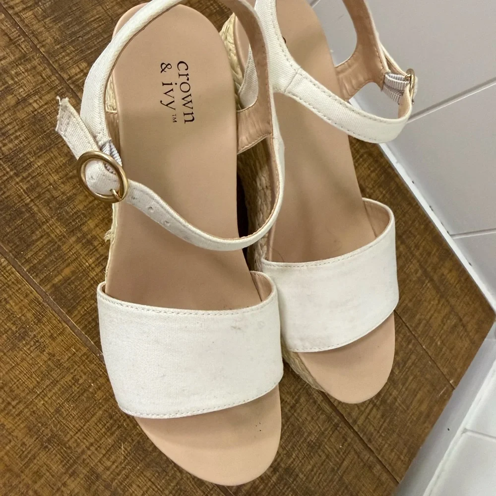 ❤️5/$25 Women's Cream Wedge Sandals